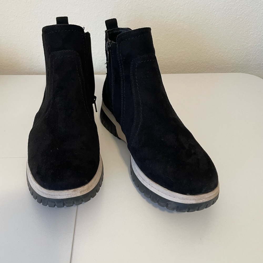 White Mountain Black Suede Women’s Boots - Picture 2 of 9